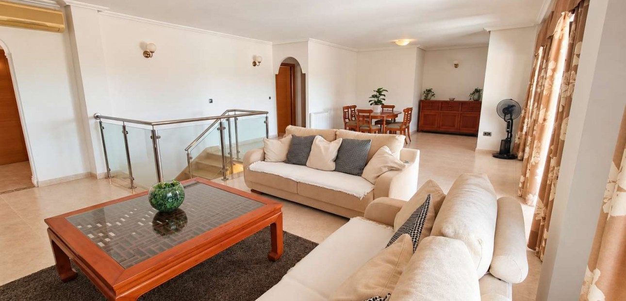 Sale - Detached Villa -
Algorfa - Montemar