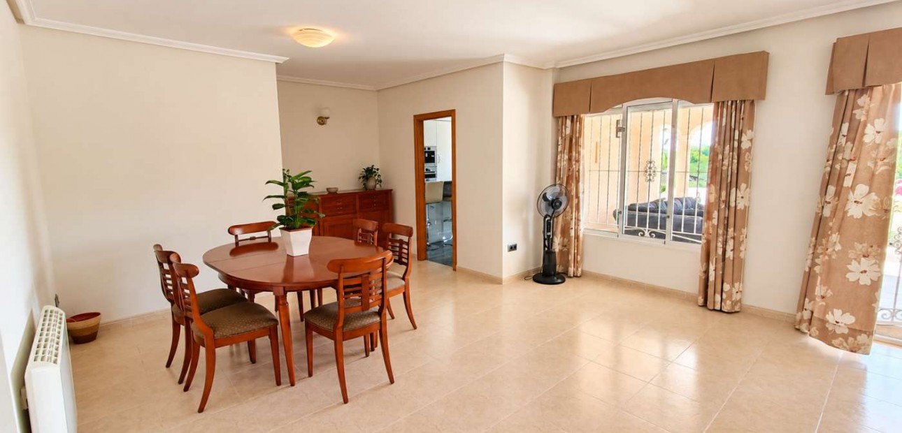 Sale - Detached Villa -
Algorfa - Montemar