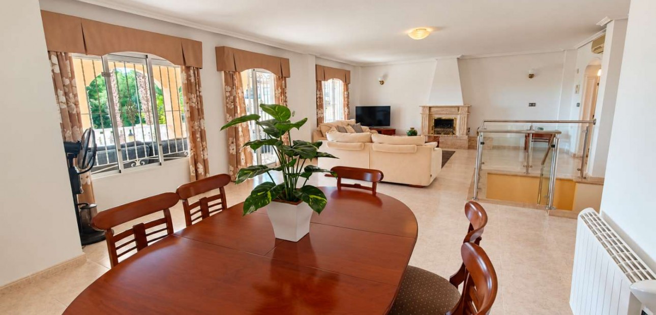 Sale - Detached Villa -
Algorfa - Montemar