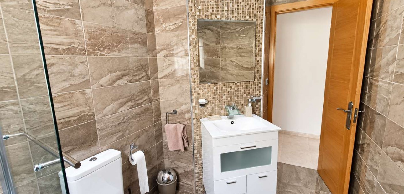 Sale - Detached Villa -
Algorfa - Montemar