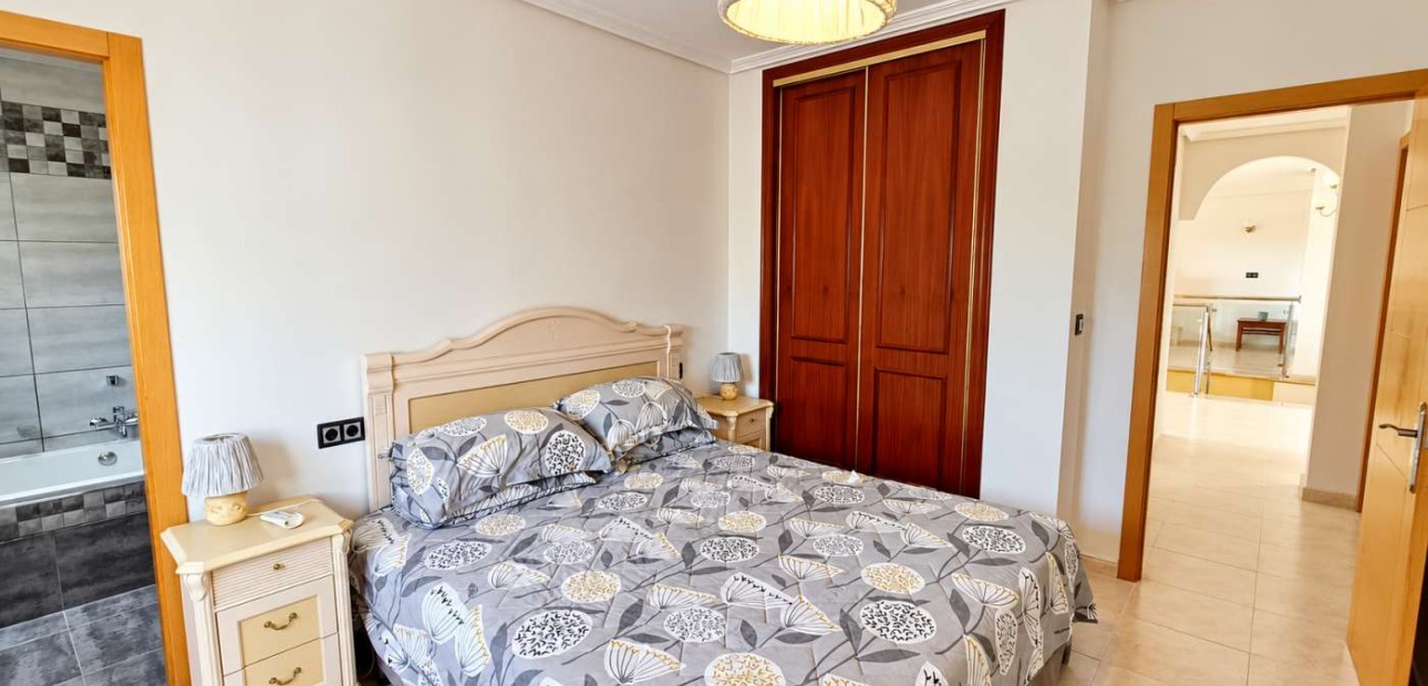 Sale - Detached Villa -
Algorfa - Montemar