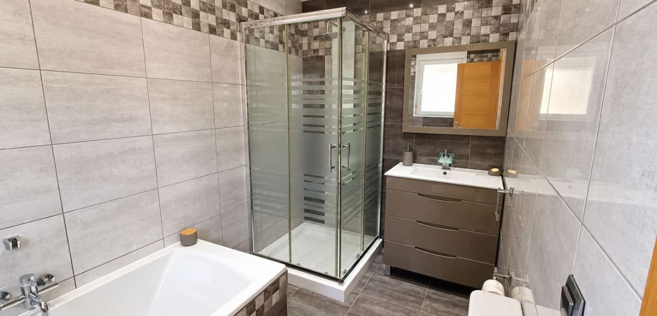 Sale - Detached Villa -
Algorfa - Montemar