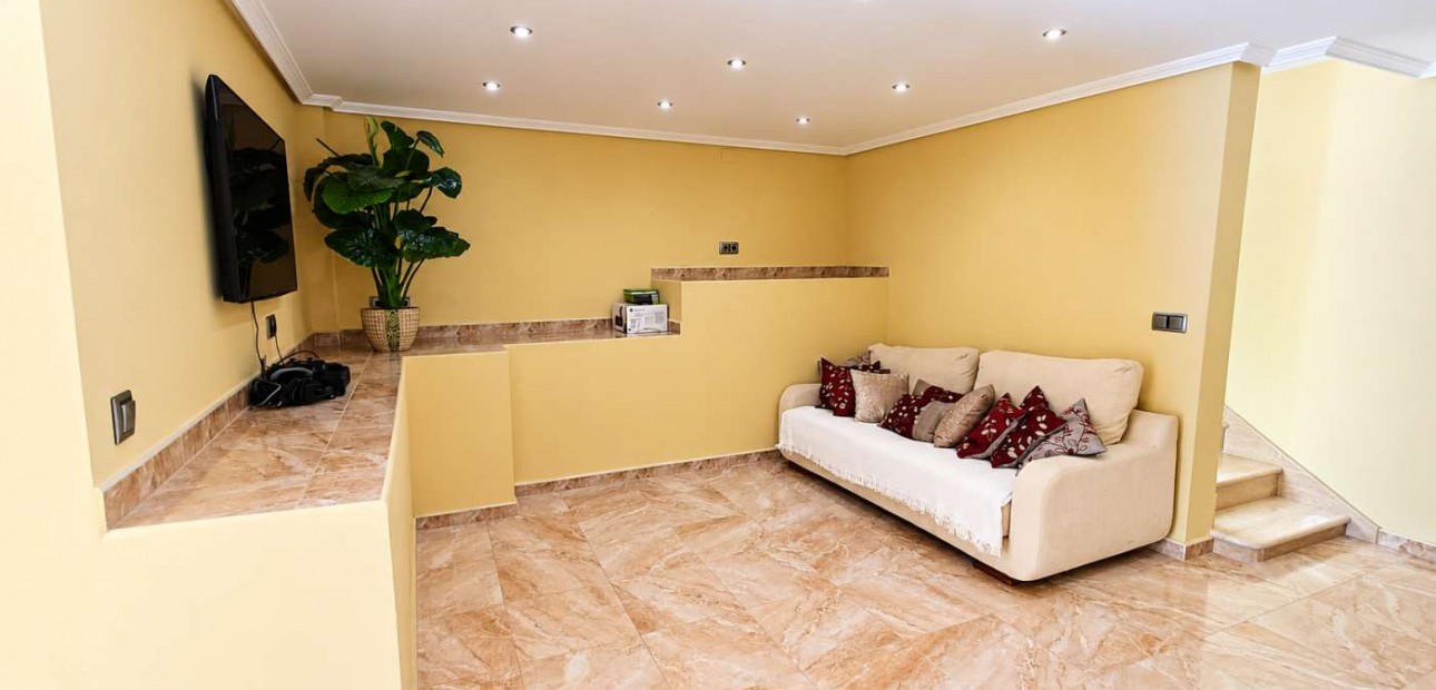 Sale - Detached Villa -
Algorfa - Montemar