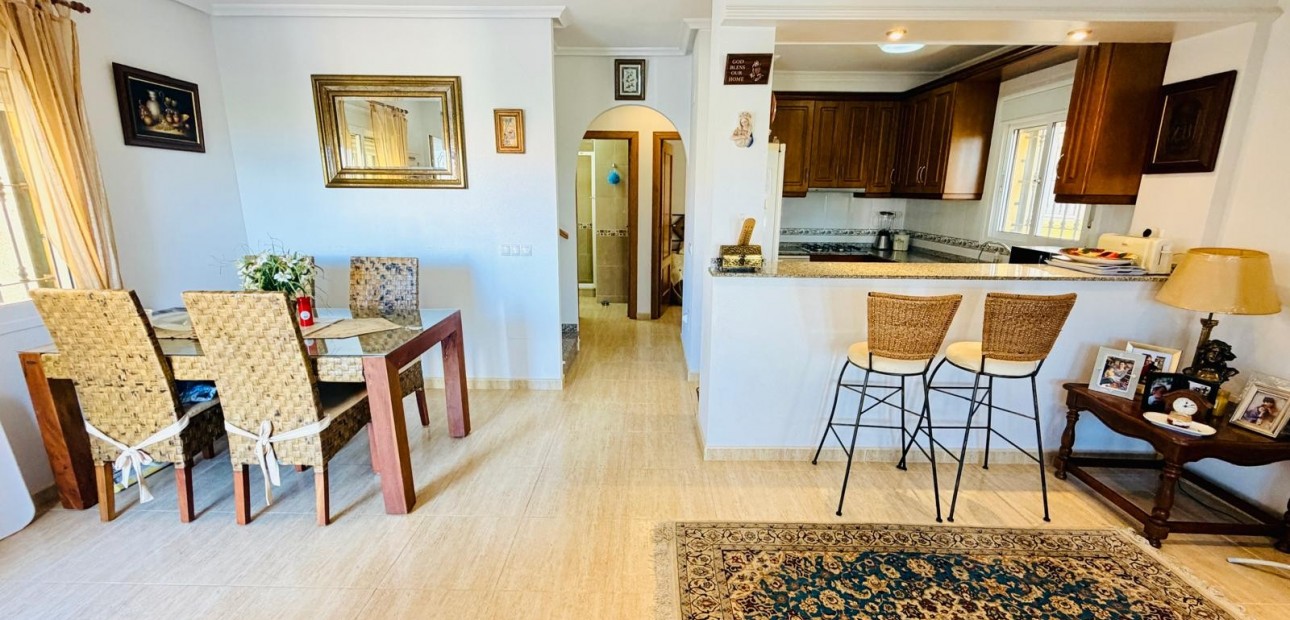 Sale - Detached Villa -
Los Montesinos - La Herrada