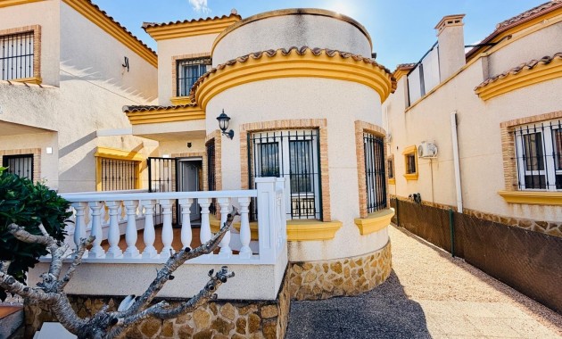 Sale - Detached Villa -
Los Montesinos - La Herrada
