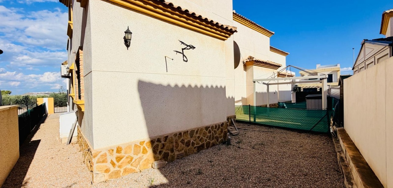 Sale - Detached Villa -
Los Montesinos - La Herrada