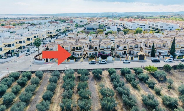 Sale - Detached Villa -
Los Montesinos - La Herrada