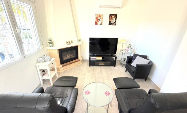 Sale - Semi Detached Villa -
Ciudad Quesada - La Marquesa