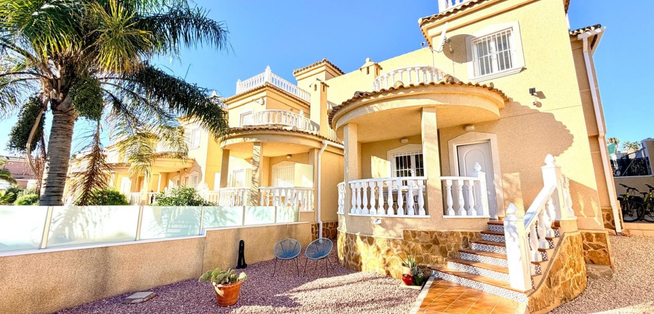 Sale - Semi Detached Villa -
Ciudad Quesada - La Marquesa