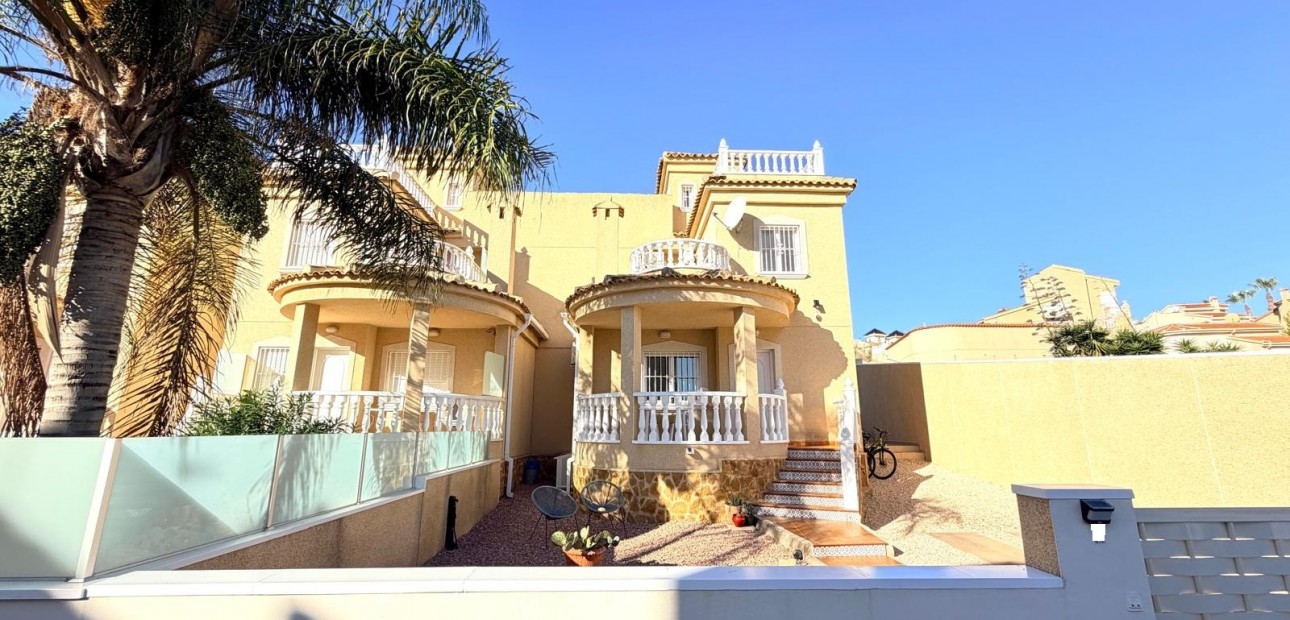 Sale - Semi Detached Villa -
Ciudad Quesada - La Marquesa