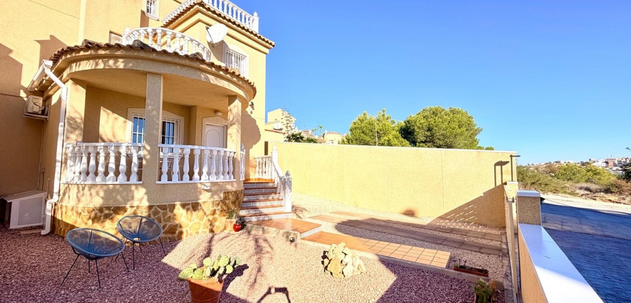 Sale - Semi Detached Villa -
Ciudad Quesada - La Marquesa