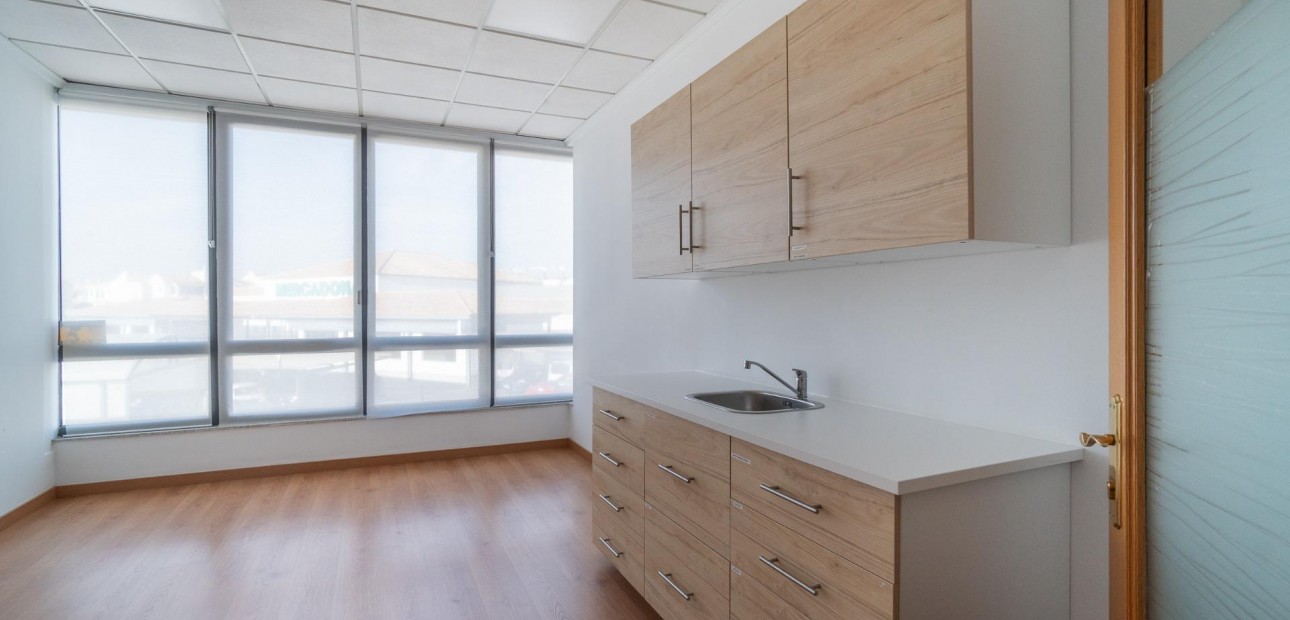 Verhuur - Commercial Unit -
Orihuela Costa - Playa Flamenca