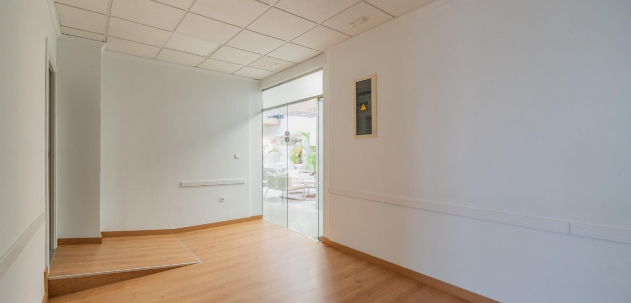 Verhuur - Commercial Unit -
Orihuela Costa - Playa Flamenca