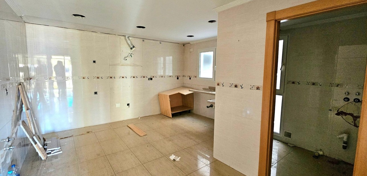 Sale - Apartment / flat -
Torrevieja - torrevieja