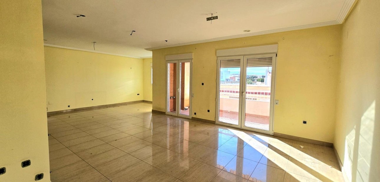 Sale - Apartment / flat -
Torrevieja - torrevieja