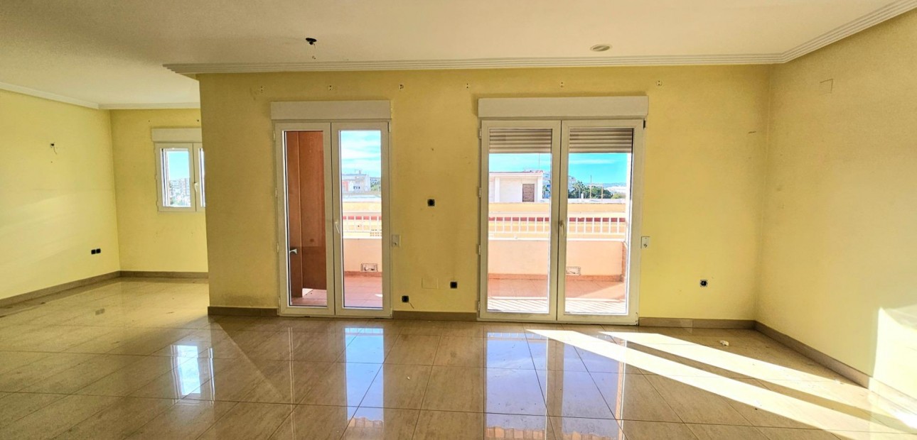 Sale - Apartment / flat -
Torrevieja - torrevieja