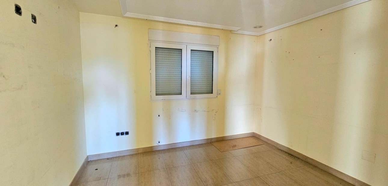 Sale - Apartment / flat -
Torrevieja - torrevieja