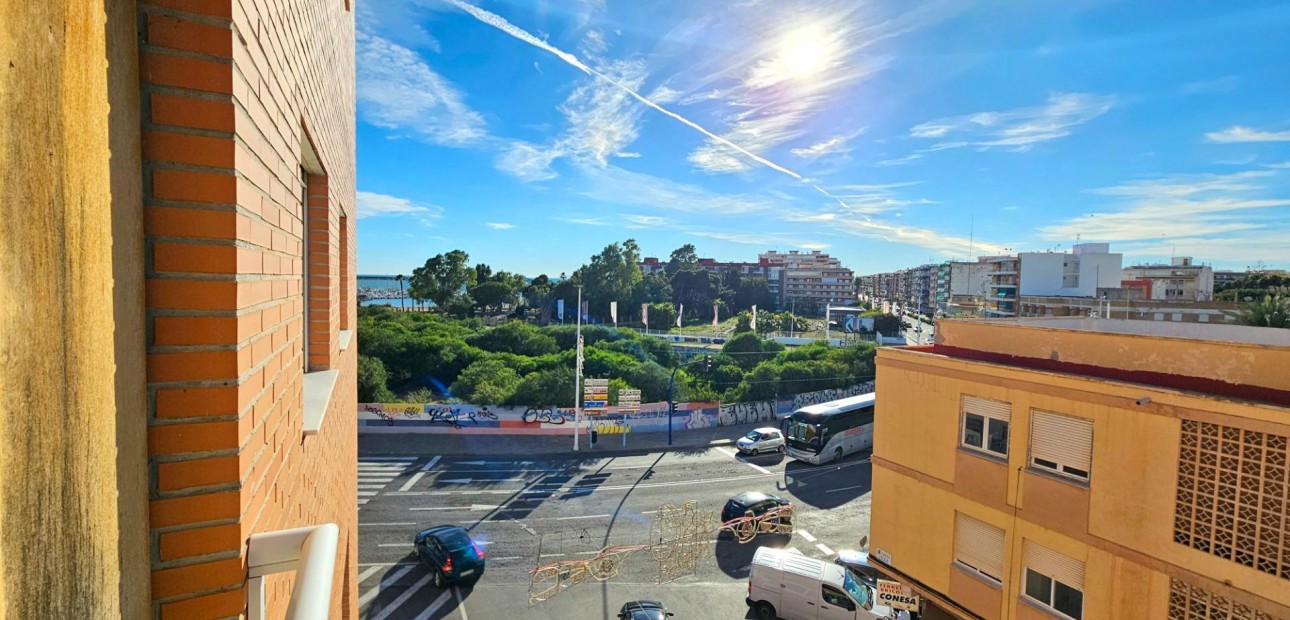 Sale - Apartment / flat -
Torrevieja - torrevieja