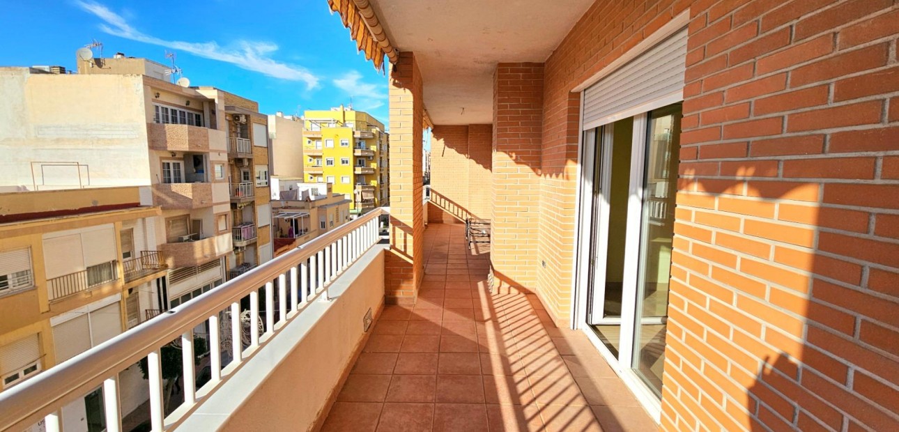 Sale - Apartment / flat -
Torrevieja - torrevieja