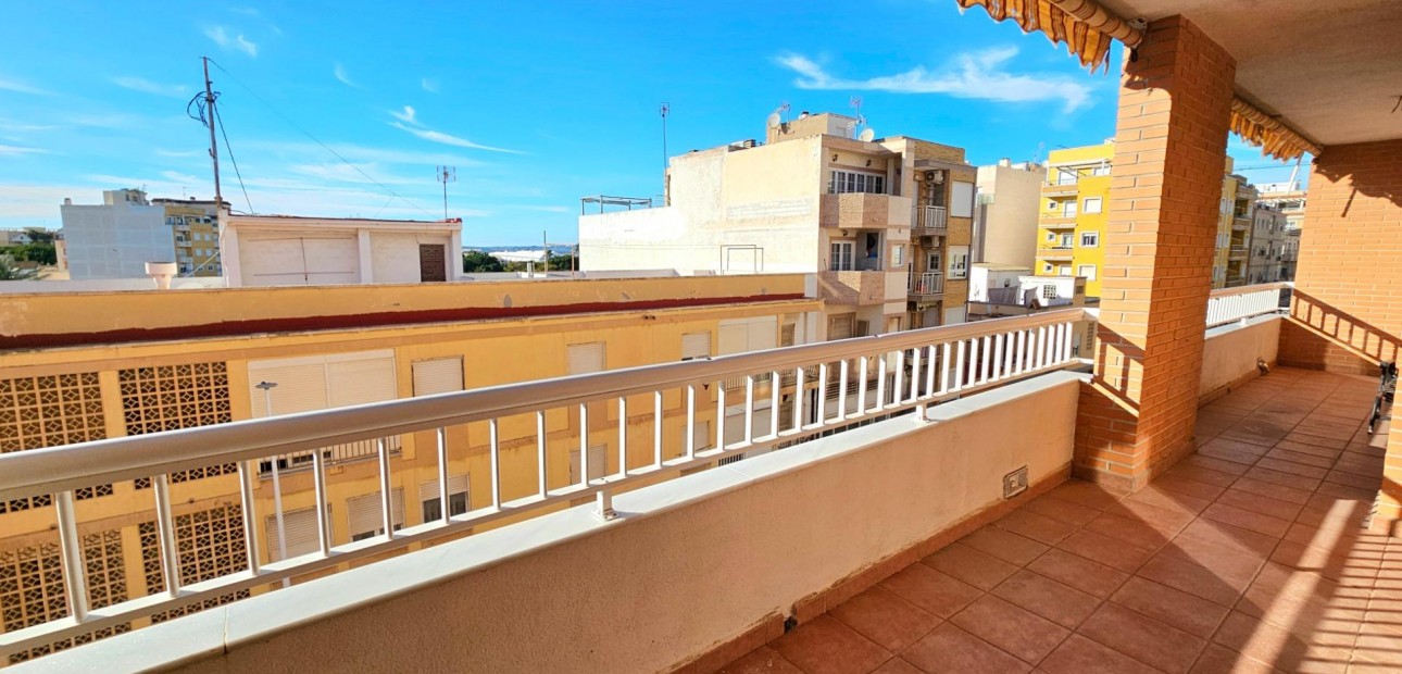 Sale - Apartment / flat -
Torrevieja - torrevieja