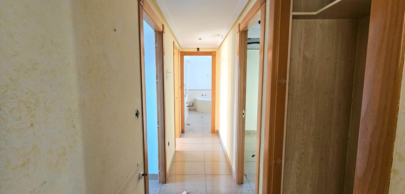 Sale - Apartment / flat -
Torrevieja - torrevieja