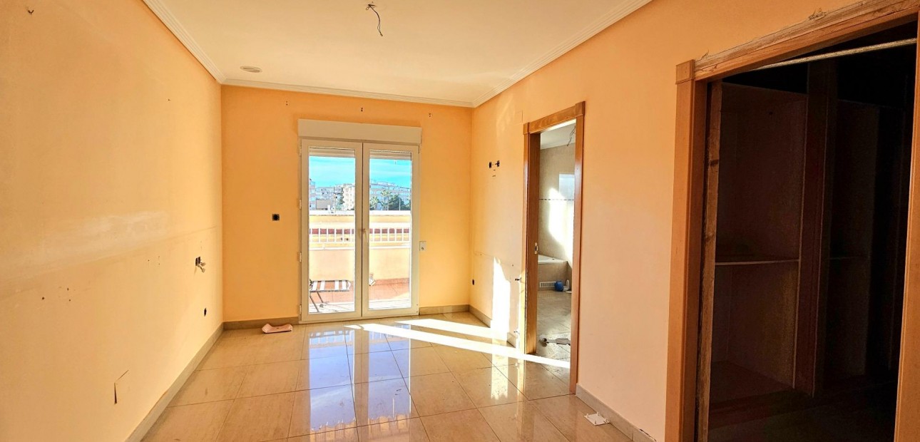 Sale - Apartment / flat -
Torrevieja - torrevieja