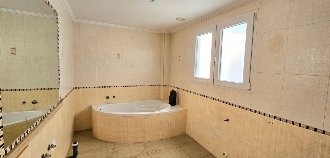 Sale - Apartment / flat -
Torrevieja - torrevieja