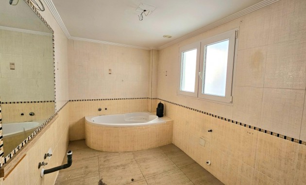 Sale - Apartment / flat -
Torrevieja - torrevieja