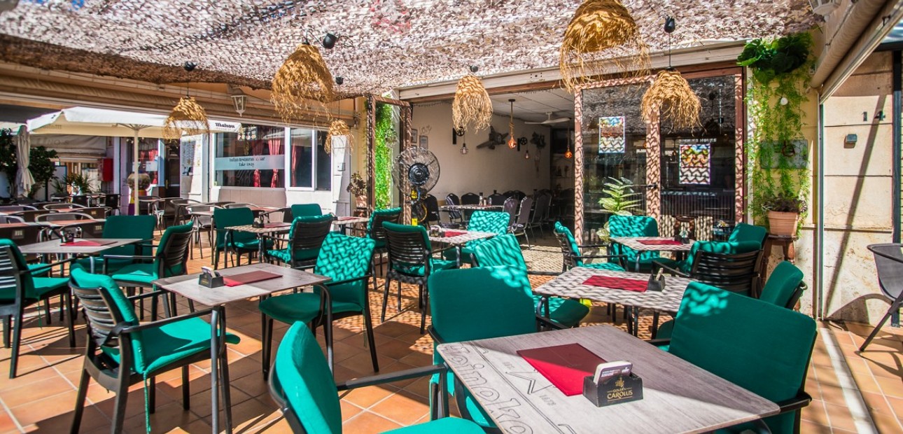 Sale - Commercial property -
Orihuela - Los Balcones Y los Altos