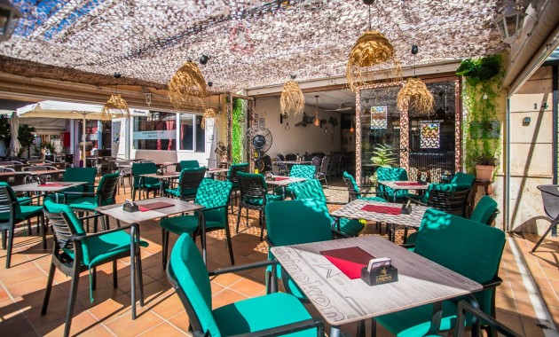 Sale - Commercial property -
Orihuela - Los Balcones Y los Altos