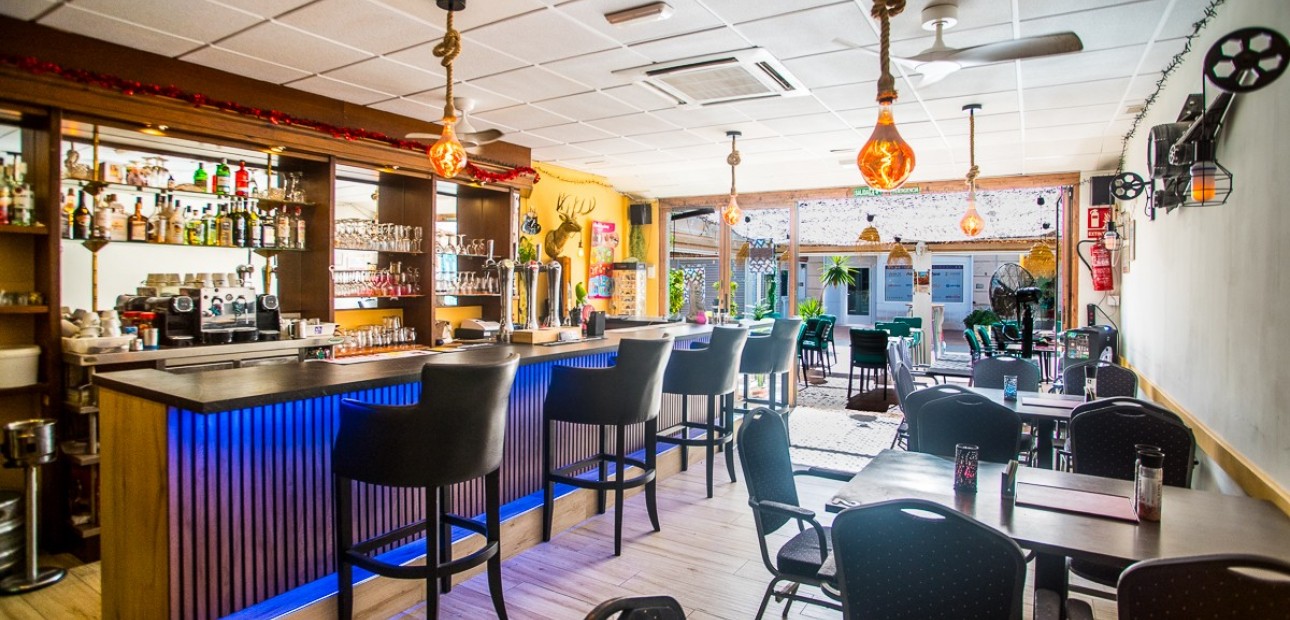 Sale - Commercial property -
Orihuela - Los Balcones Y los Altos