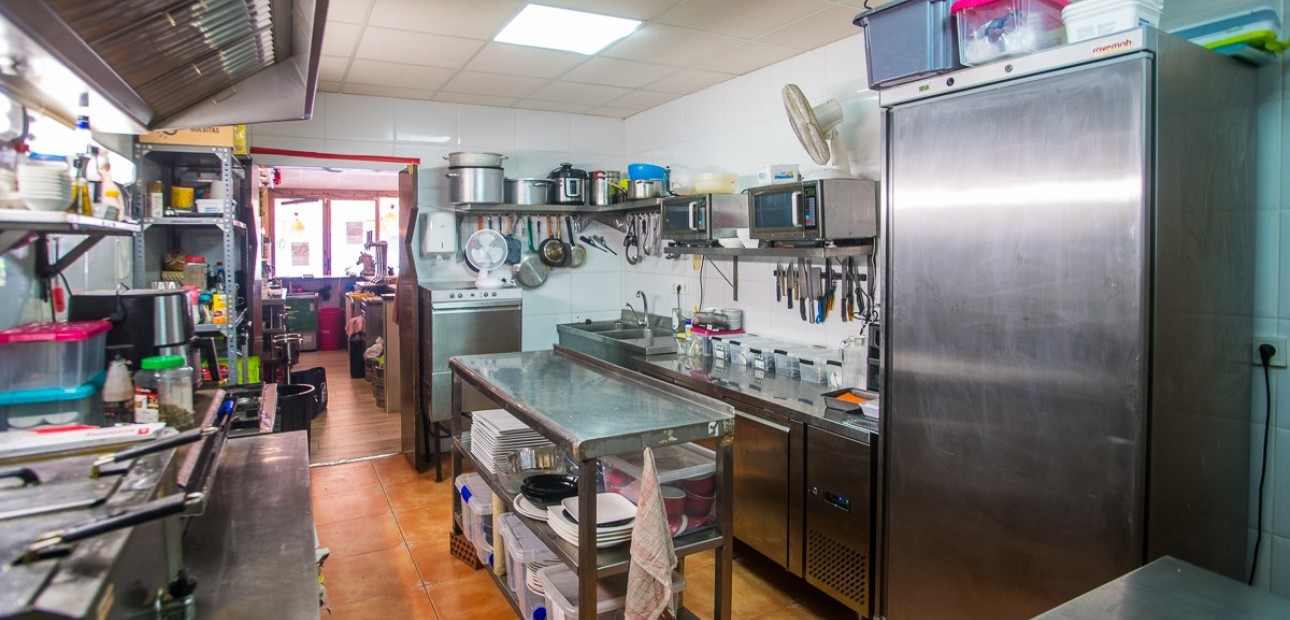 Sale - Commercial property -
Orihuela - Los Balcones Y los Altos