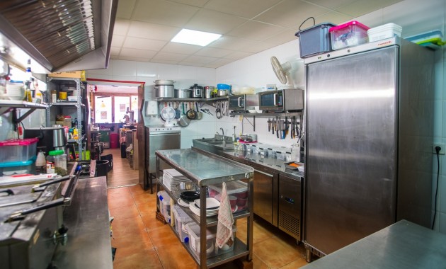 Sale - Commercial property -
Orihuela - Los Balcones Y los Altos