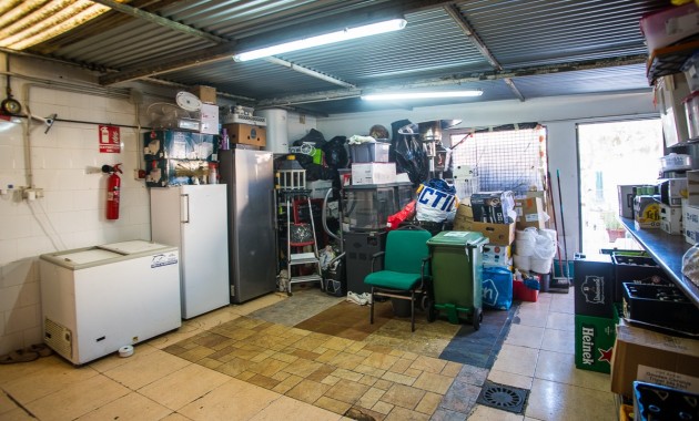 Sale - Commercial property -
Orihuela - Los Balcones Y los Altos