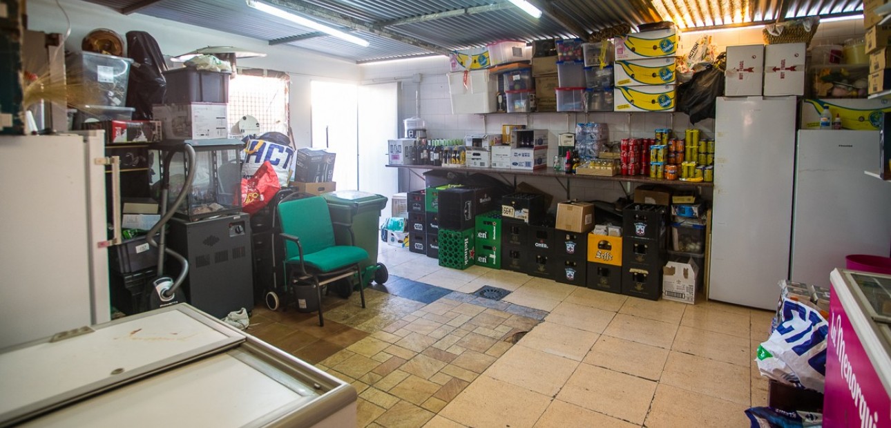 Sale - Commercial property -
Orihuela - Los Balcones Y los Altos