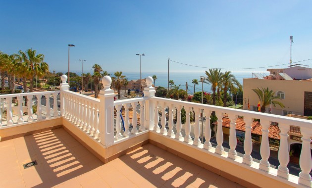 Sale - Villa -
Torrevieja