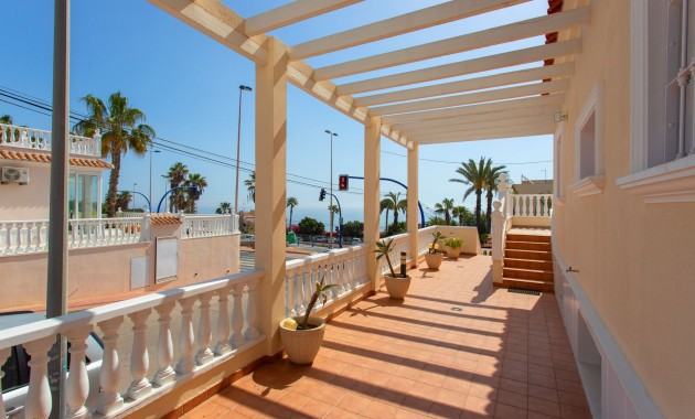 Sale - Villa -
Torrevieja