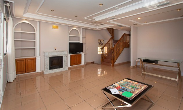 Sale - Villa -
Torrevieja