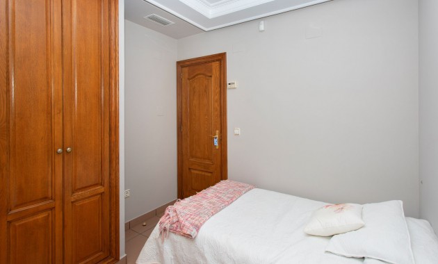 Sale - Villa -
Torrevieja