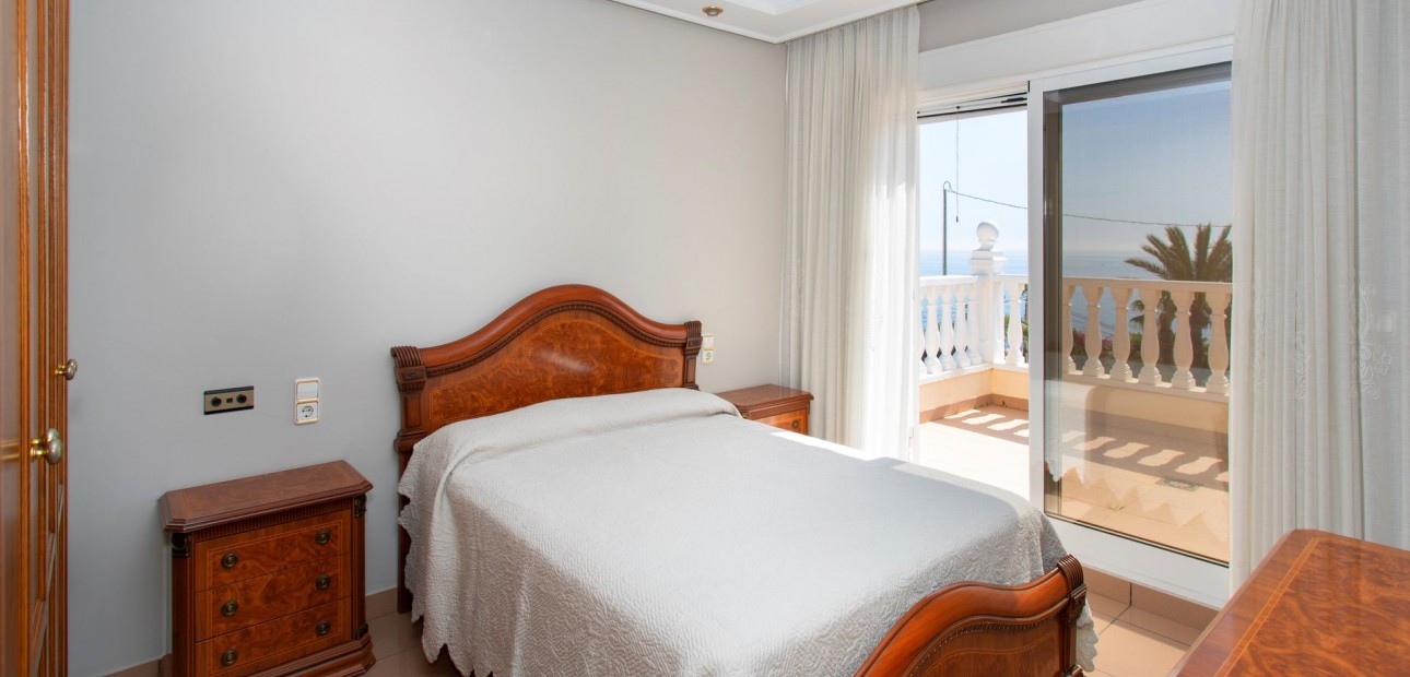 Sale - Villa -
Torrevieja