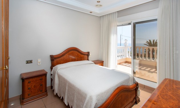 Sale - Villa -
Torrevieja