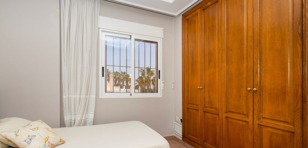 Sale - Villa -
Torrevieja