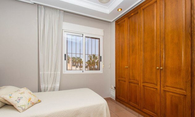 Sale - Villa -
Torrevieja