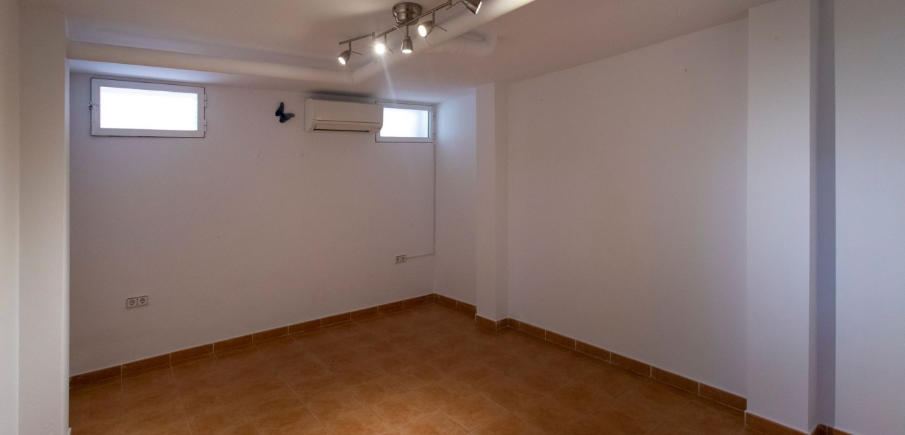 Sale - Villa -
Torrevieja