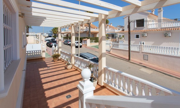 Sale - Villa -
Torrevieja