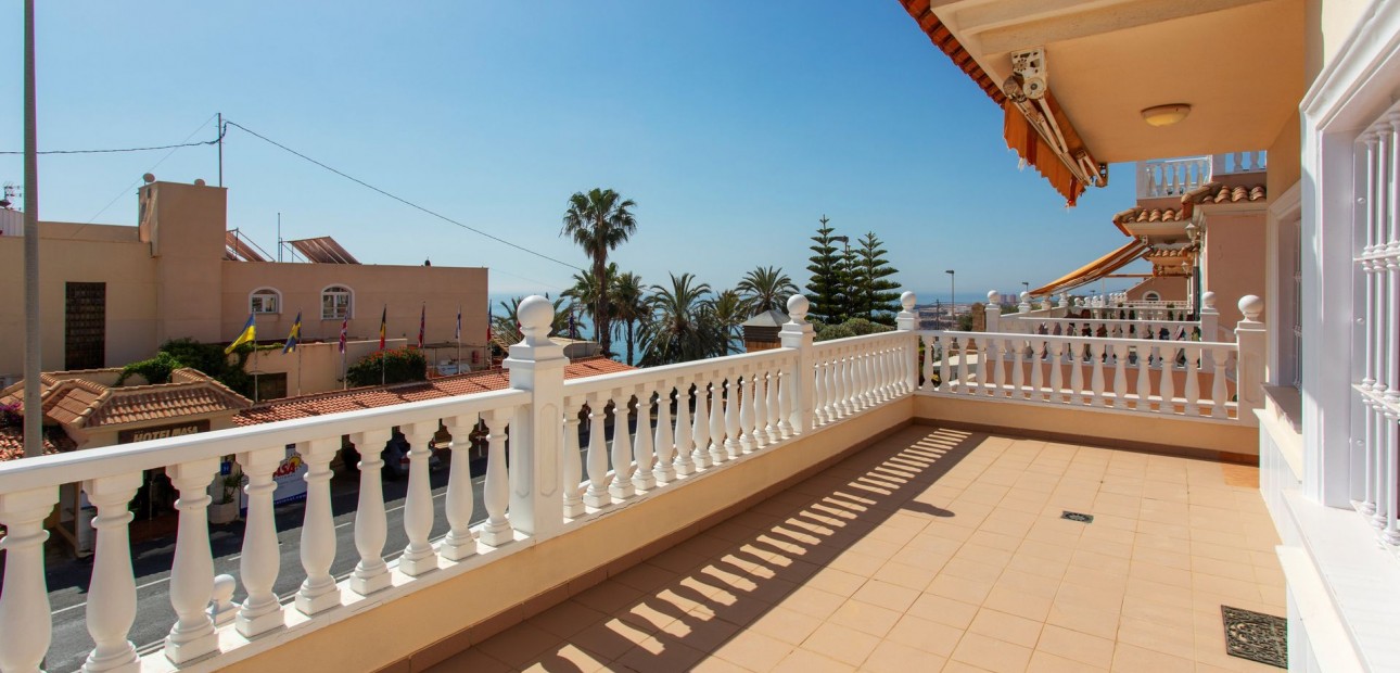 Sale - Villa -
Torrevieja