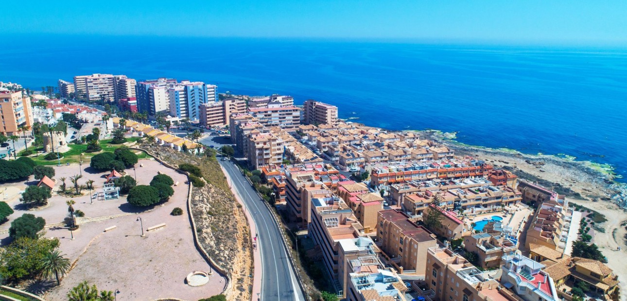 Sale - Villa -
Torrevieja