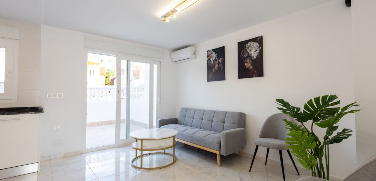 Sale - Town house -
Los Balcones