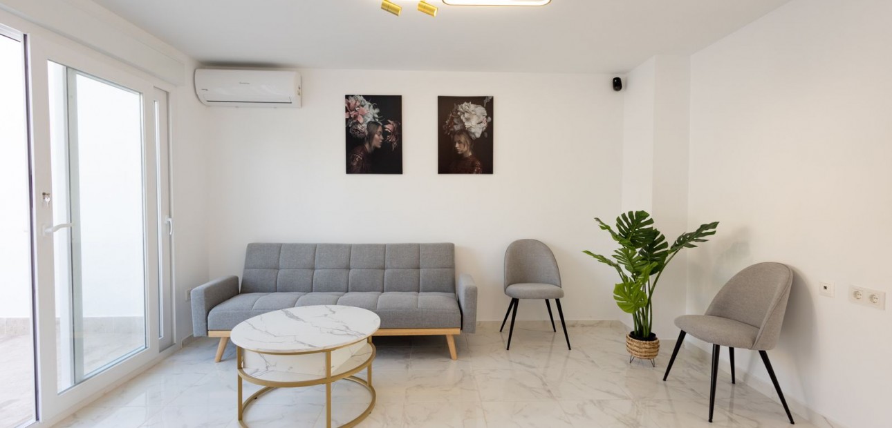 Sale - Town house -
Los Balcones