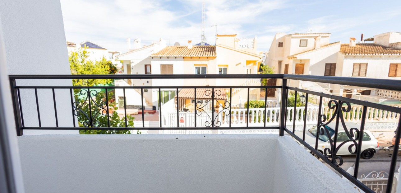 Sale - Town house -
Los Balcones